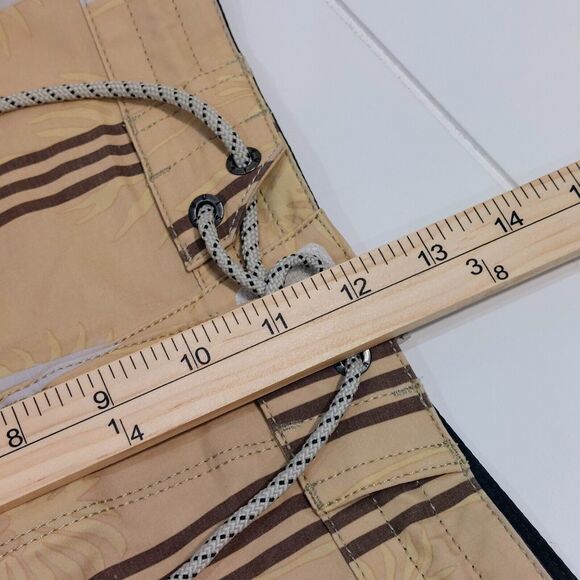 VISSLA Twentynine Mens 16.5" Board Shorts Size 38 Upcycle Coconut Phathom Palms - Picture 9 of 10